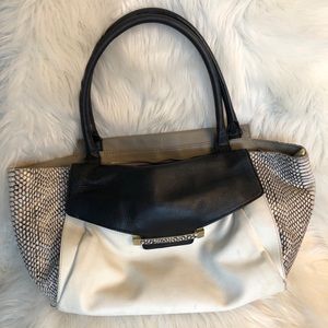 Vince Camuto leather purse, GUC
